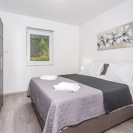 Kvarner Bay 4* - Apartments 1 & 3 リエカ エクステリア 写真