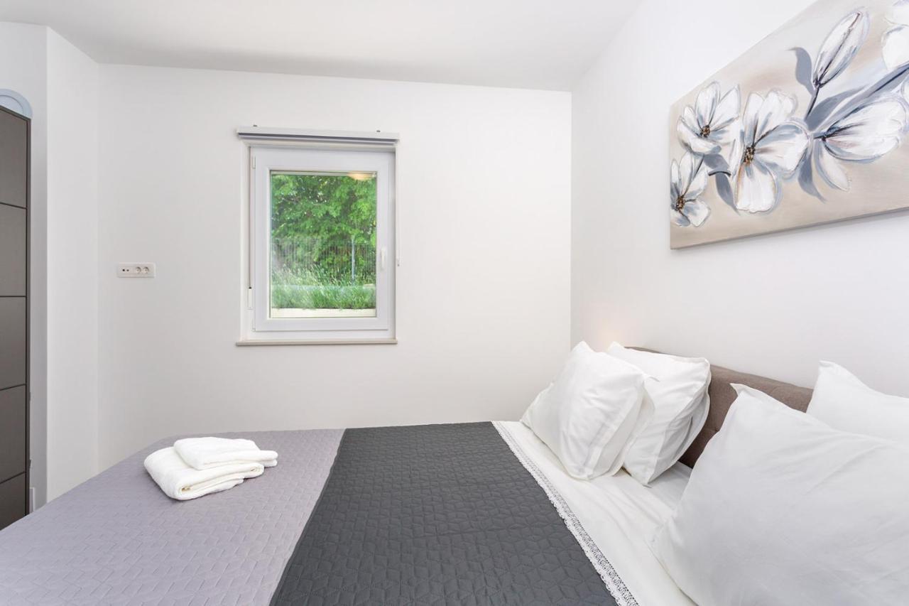 Kvarner Bay 4* - Apartments 1 & 3 リエカ エクステリア 写真