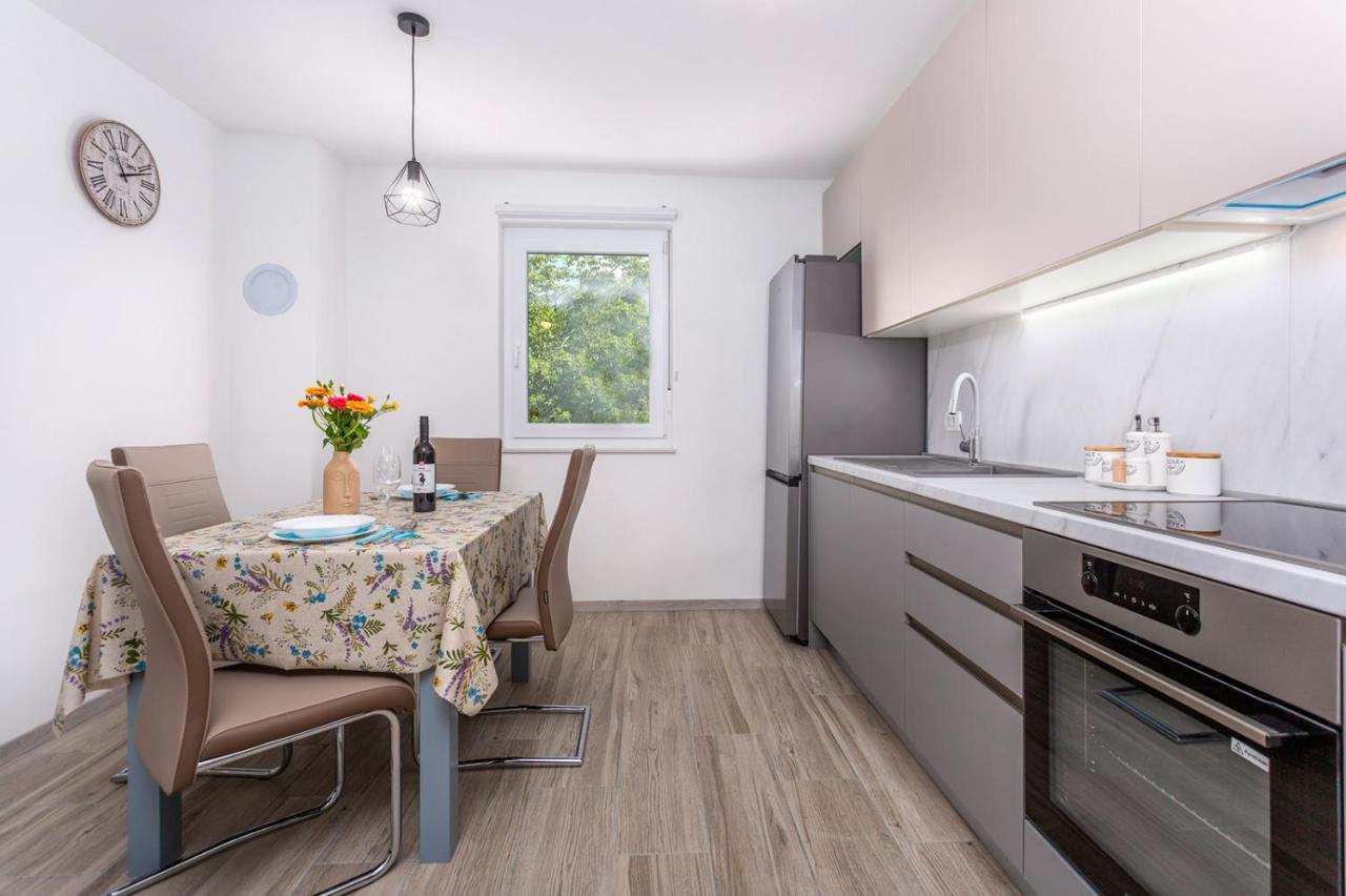 Kvarner Bay 4* - Apartments 1 & 3 リエカ エクステリア 写真