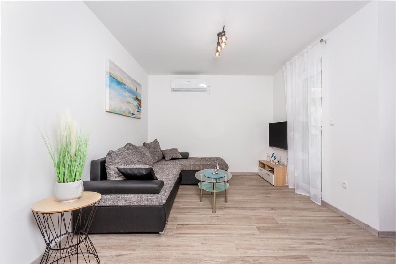 Kvarner Bay 4* - Apartments 1 & 3 リエカ エクステリア 写真