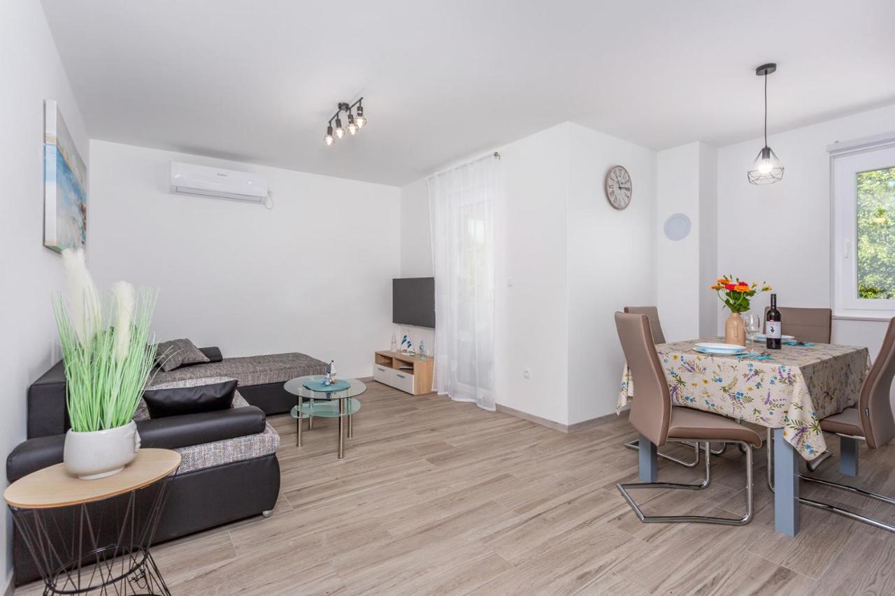 Kvarner Bay 4* - Apartments 1 & 3 リエカ エクステリア 写真