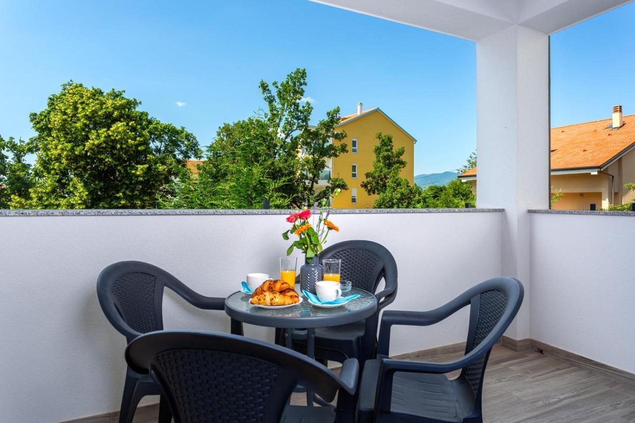 Kvarner Bay 4* - Apartments 1 & 3 リエカ エクステリア 写真