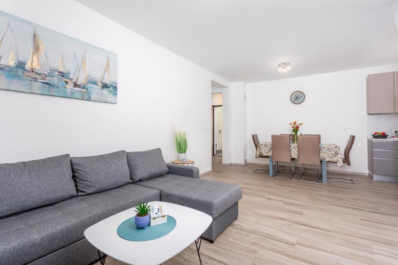Kvarner Bay 4* - Apartments 1 & 3 リエカ エクステリア 写真